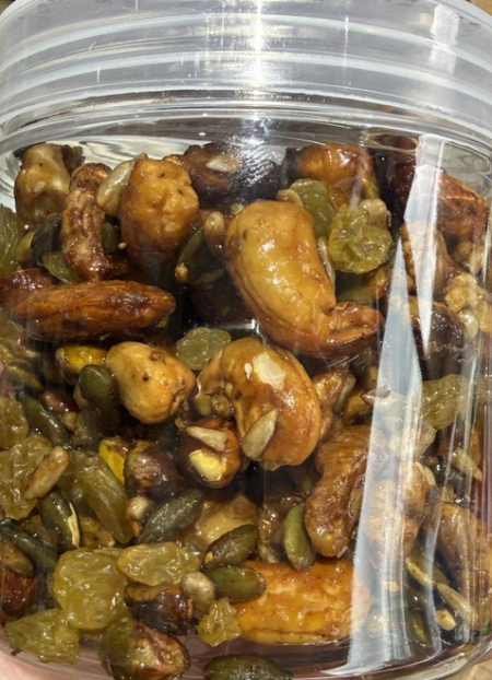 خلطة الطاقة والنشاط خلطة المكسرات بالعسل طبيعي 100% كاشو، عسل طبيعي، فستق حلبي، لوز، بذور القرع، بذور عباد الشمس، زيت جوز الهند، زبيب، وجوز وزنها 250غرام