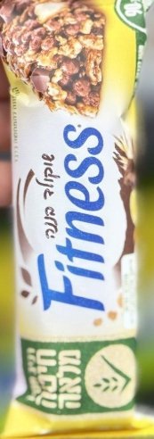 بار الشوفان fitness مع الموز ورقائق الشوكولاتة وزنه 24 غرام