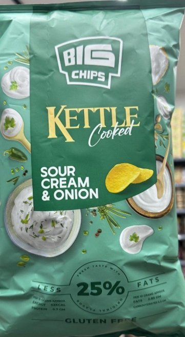 شيبس kettle رقائق البطاطا بنكهة الكريمة والبصل خالي من الجلوتين وزنه 100غرام