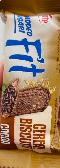 3 حبات بسكويت Fit بالشوفان والكاكاو العضوي بدون سكر