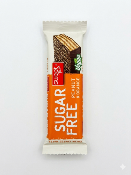 ويفر sweet plus بنكهة الفول السوداني والبرتقال ومغطى بالشوكولاته خالي من السكر وزنها 30 غرام
